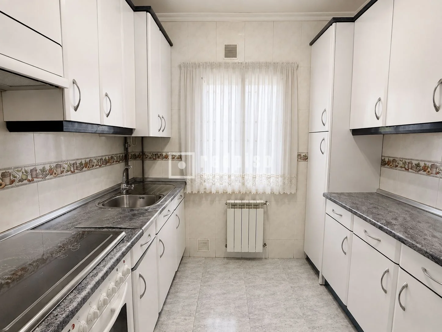 Flat in Fuencarral, green gated setting