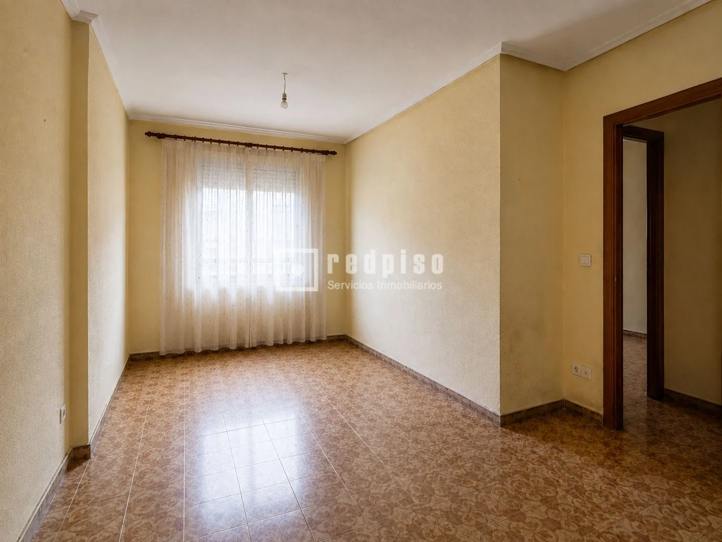Flat in Fuentelarreina, Madrid