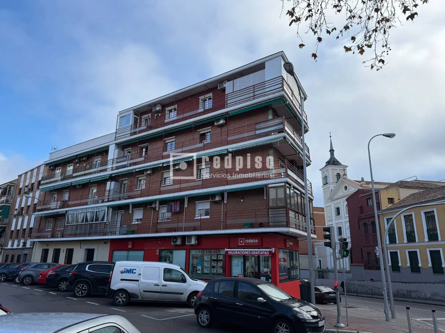Move-in-ready Madrid flat near Metro
