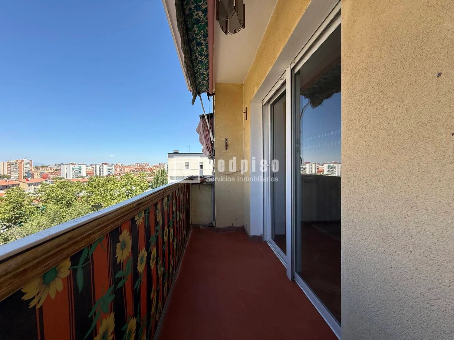 Three-bedroom flat in Ciudad Lineal