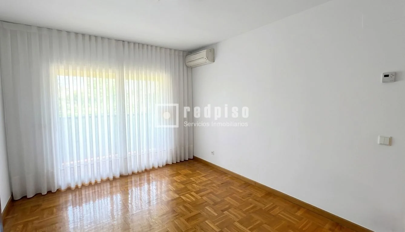 Three-bedroom flat in Vallecas historic district