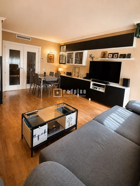 Flat in Vallecas with garage