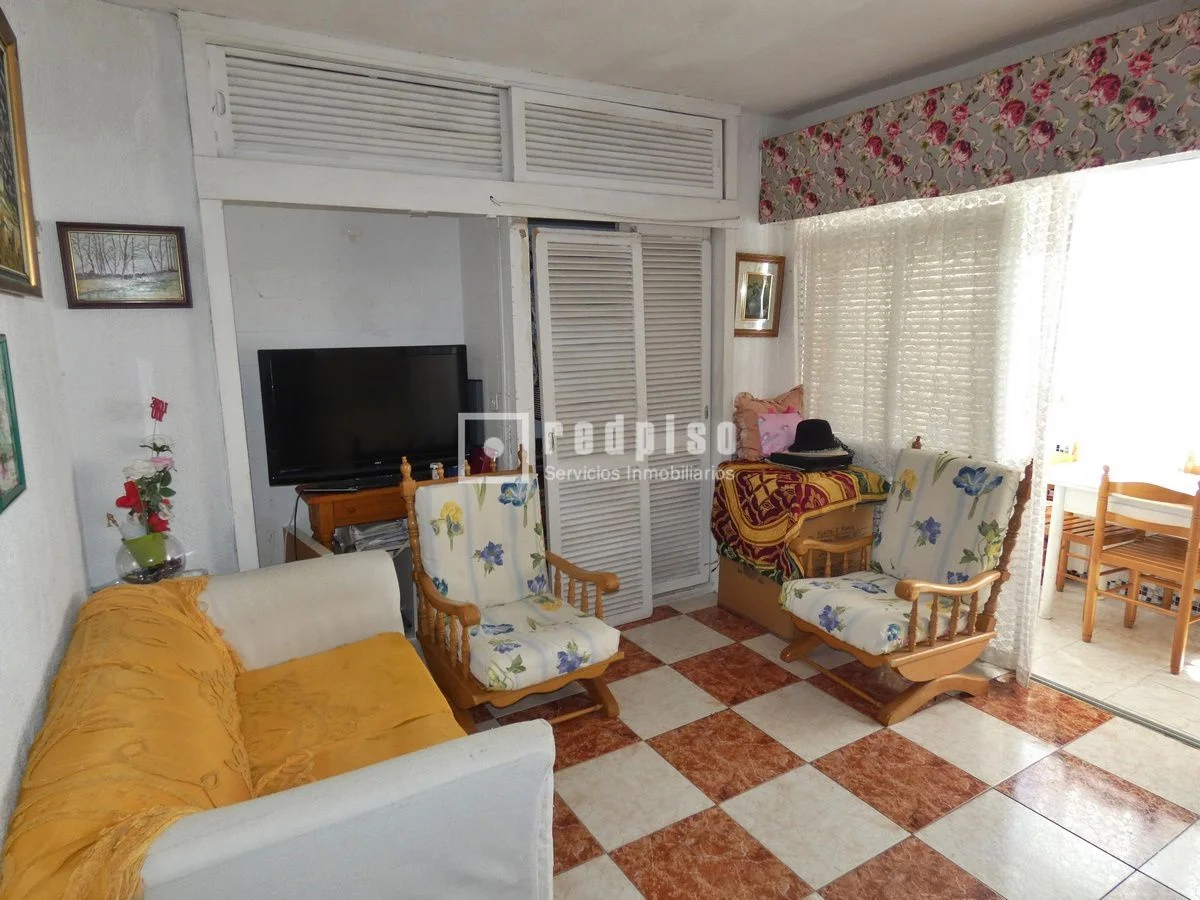 Estudio céntrico en Torremolinos con potencial