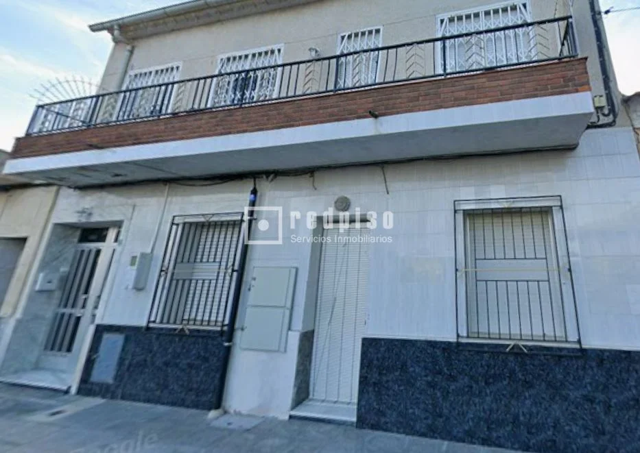 Spacious 176 m² ground-floor flat