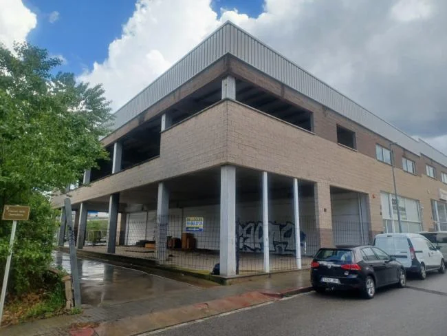Nave industrial en Tona, 641 m²