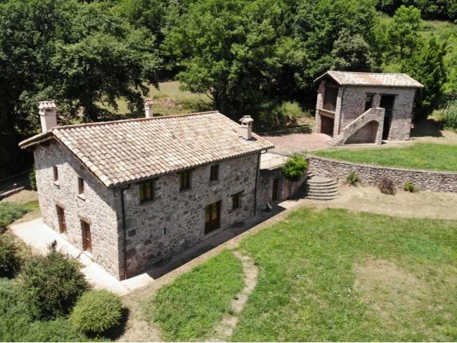 Masía con cabaña en finca de 1,9 hectáreas