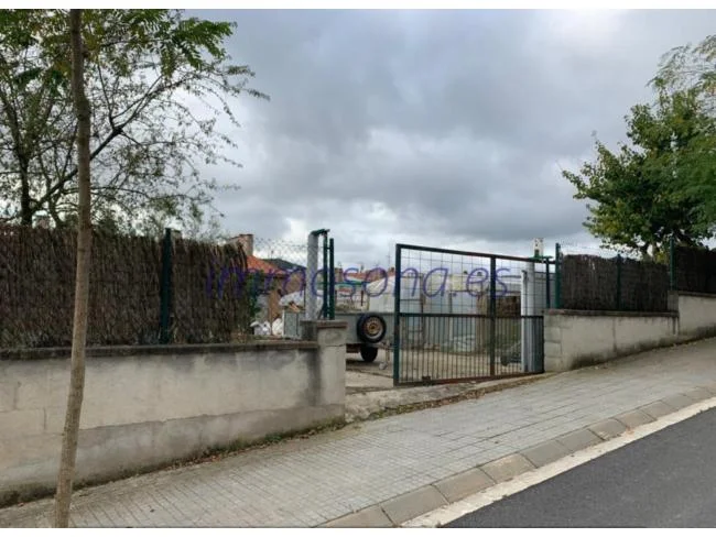 Parcela urbanizada de 450 m² en Riuprimer