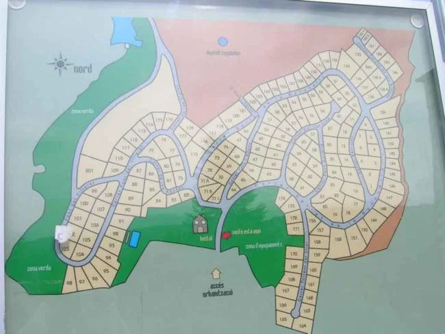 Parcela natural con servicios en Viladrau, 590 m²