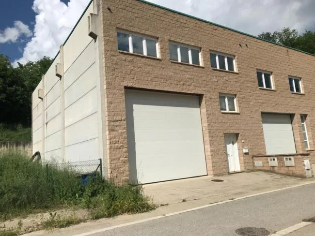 Nave industrial de 455 m² en buen estado