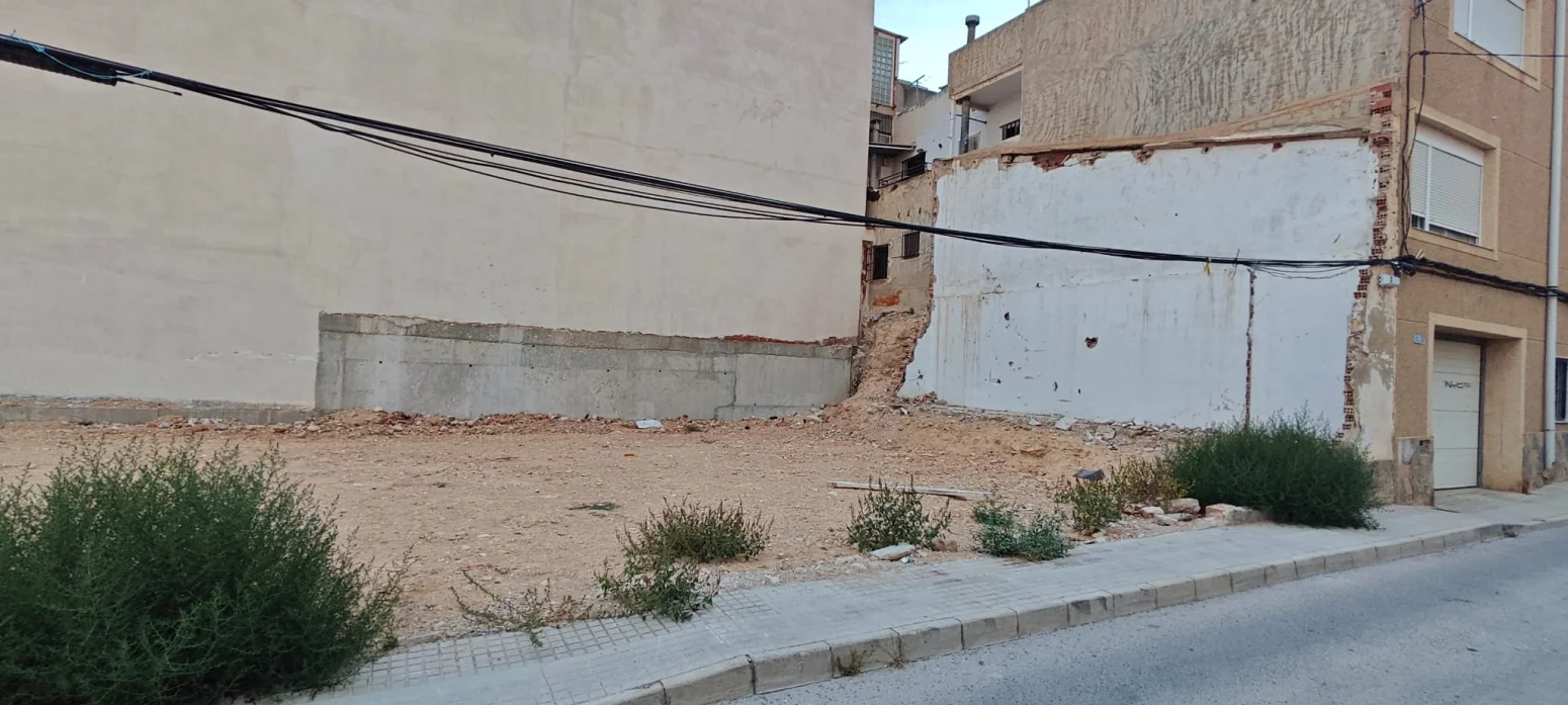 Building plot in Crevillent, 115 m²