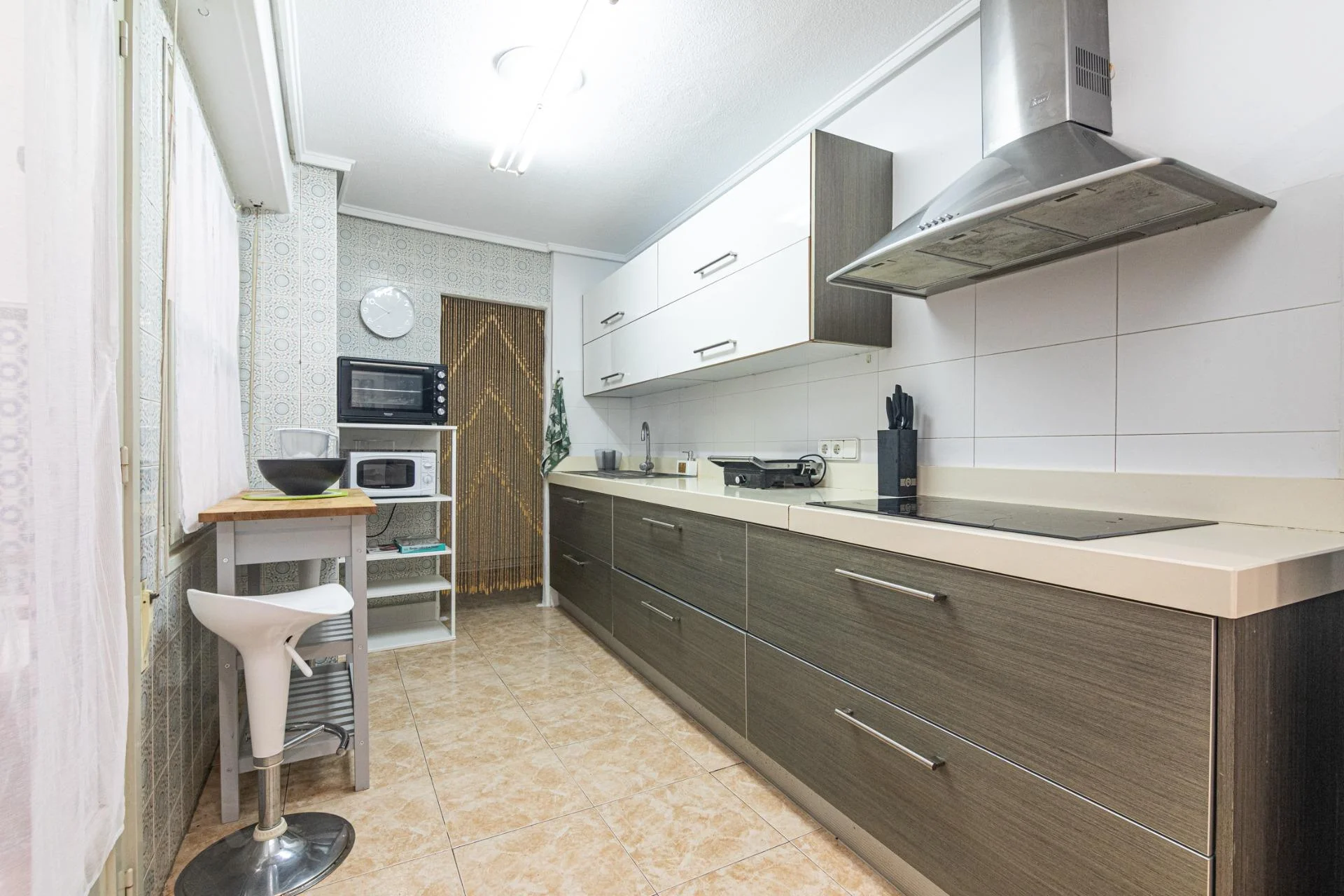 Spacious Elche centre flat, five bedrooms