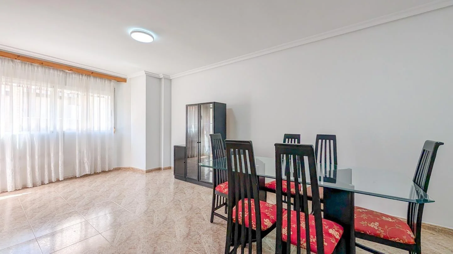Three-bedroom flat in Playa Levante