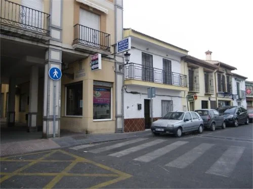 Local comercial en buen estado en Plaza Alta