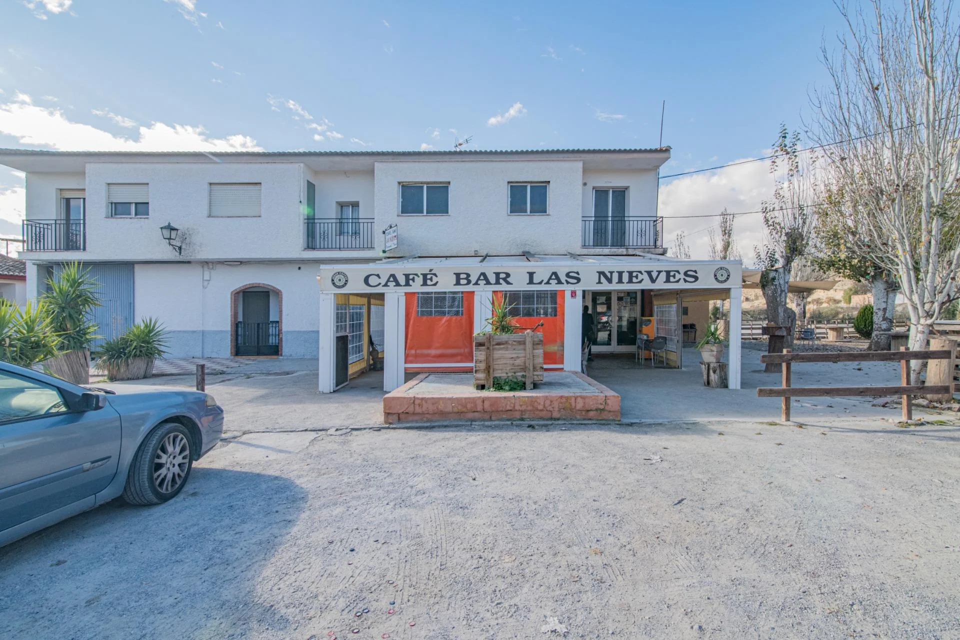 Casa amplia para reformar, seis dormitorios