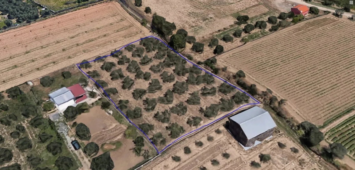Propiedad rústica en Otura con parcela de 2.061 m²