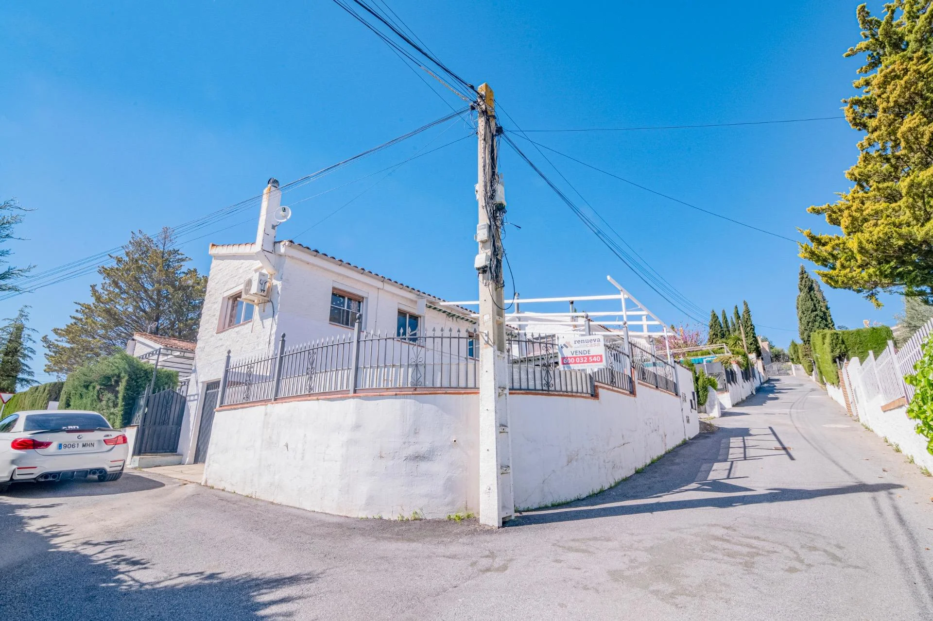 Good-condition house with pool, 3 bedrooms