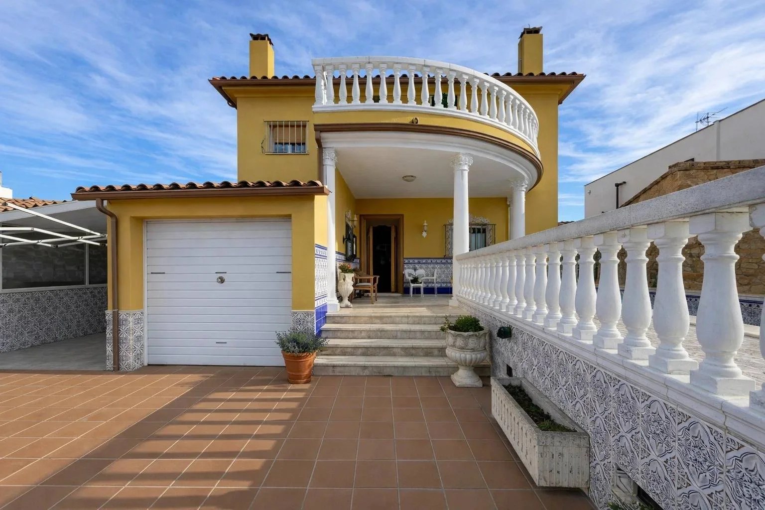 Casa independiente en Mas Nou, cuatro dormitorios