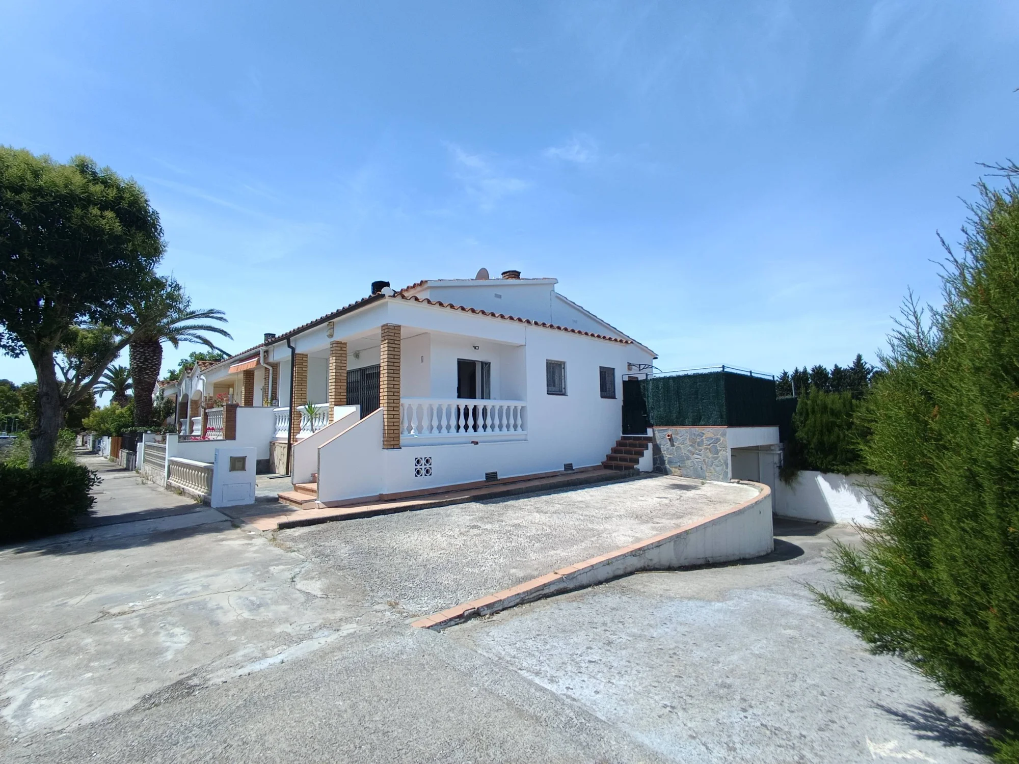 Casa cerca del mar con jardín privado