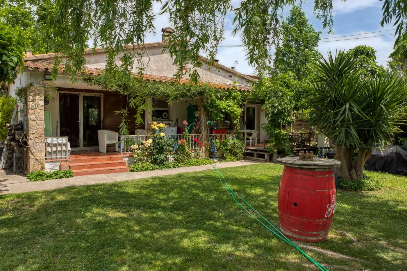 Finca histórica de cuatro casas cerca de Costa Brava