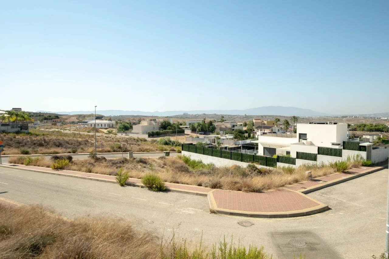 Urban Murcia plot with three frontages