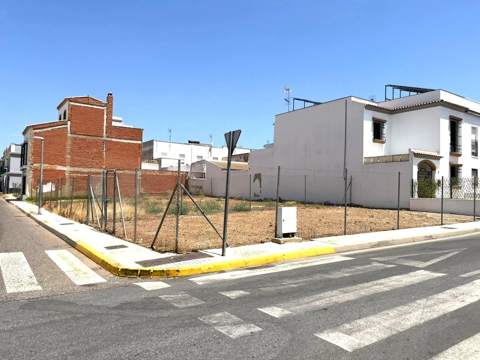 Building plot in Cantillana, 141 m²