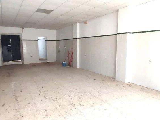 Local comercial de 106 m² en Guillena