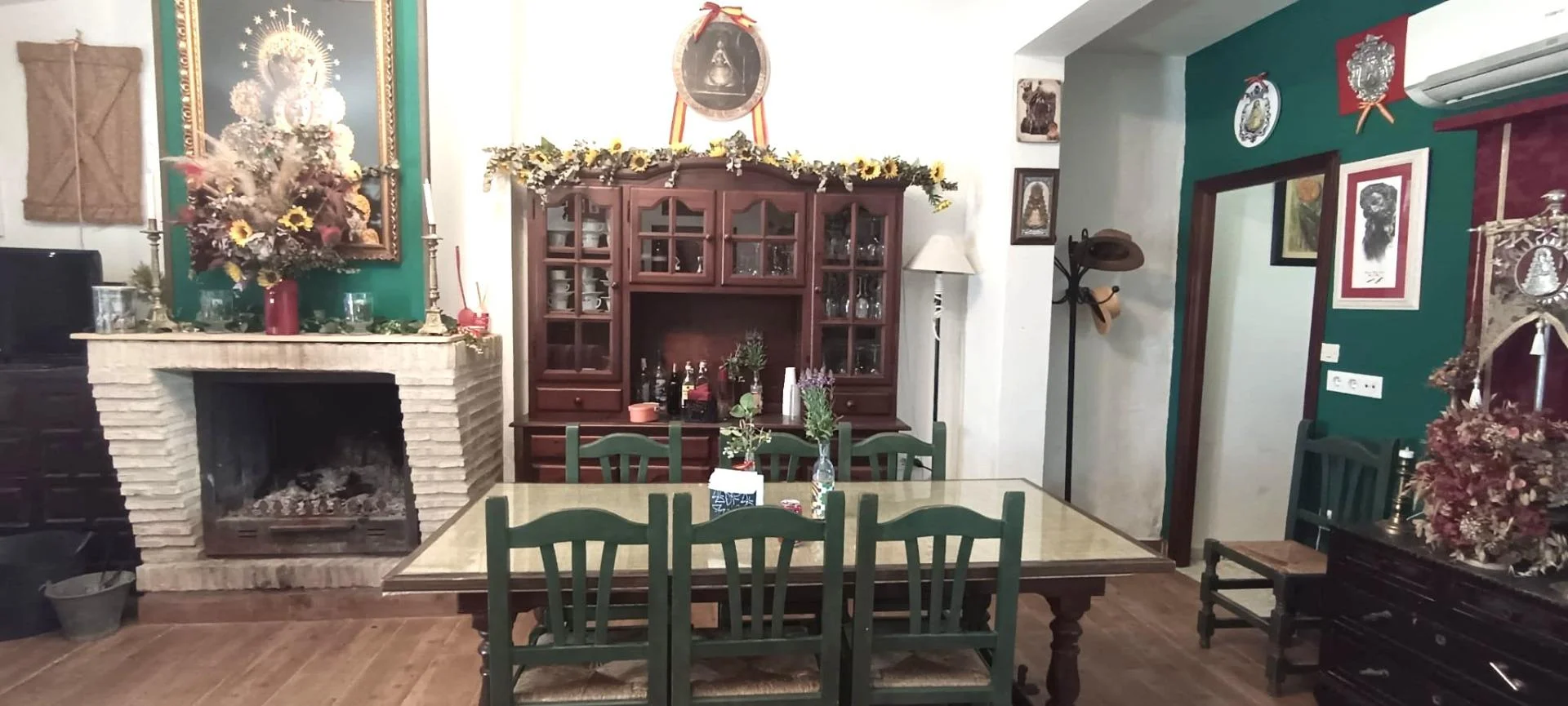 Six-bedroom house in El Rocío