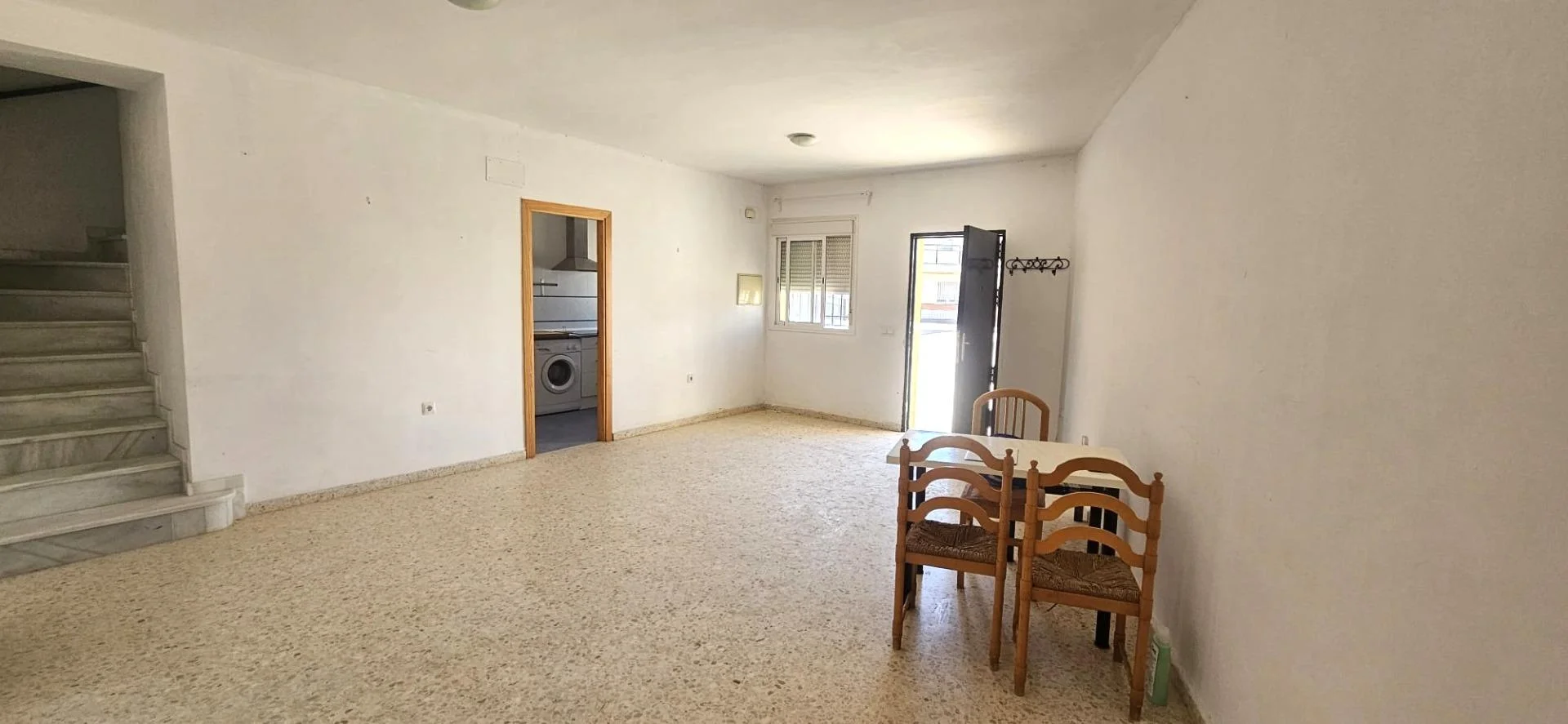 Buena casa de cuatro dormitorios en Aznalcollar