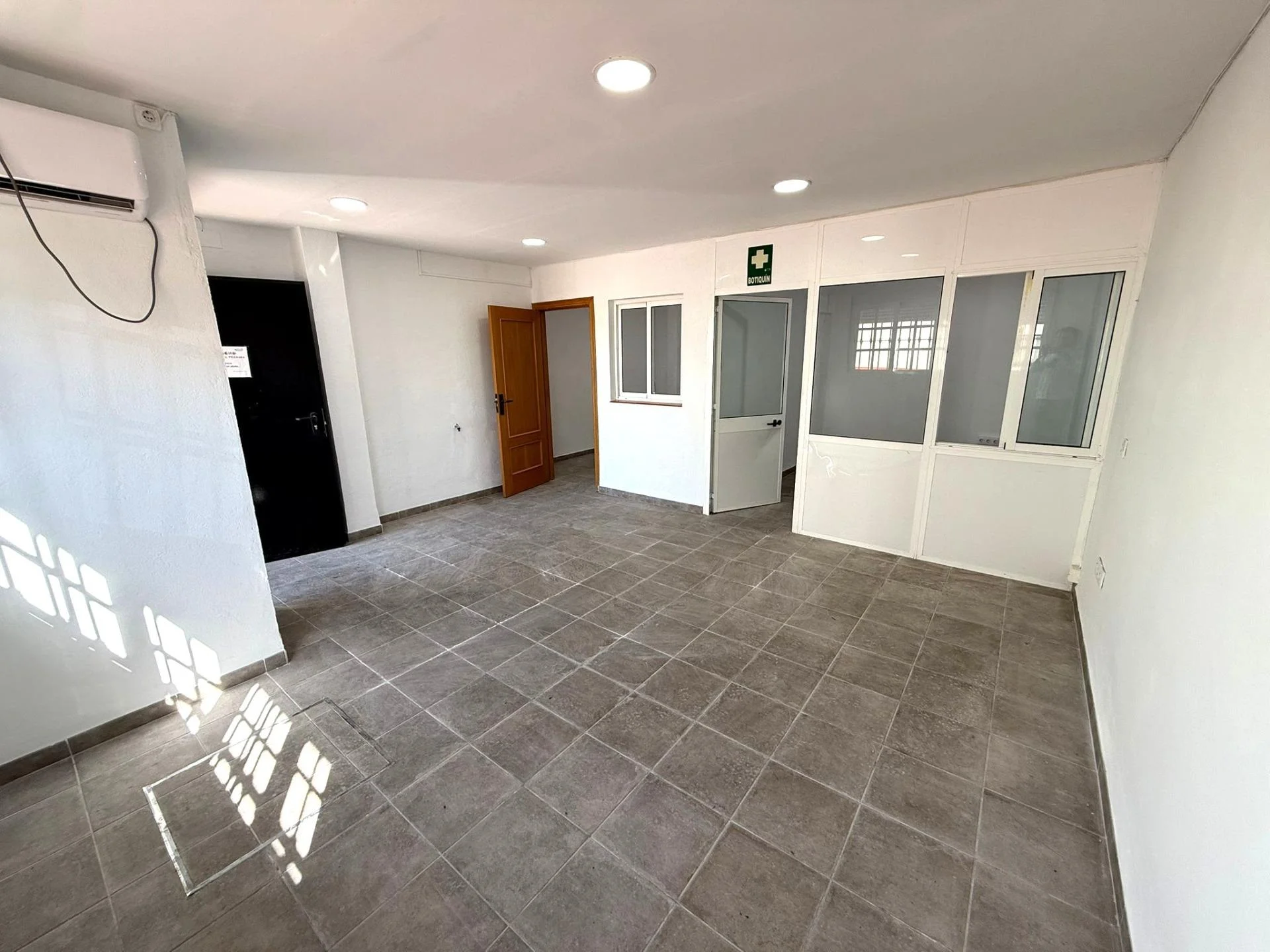 Casa en buen estado con gran parcela