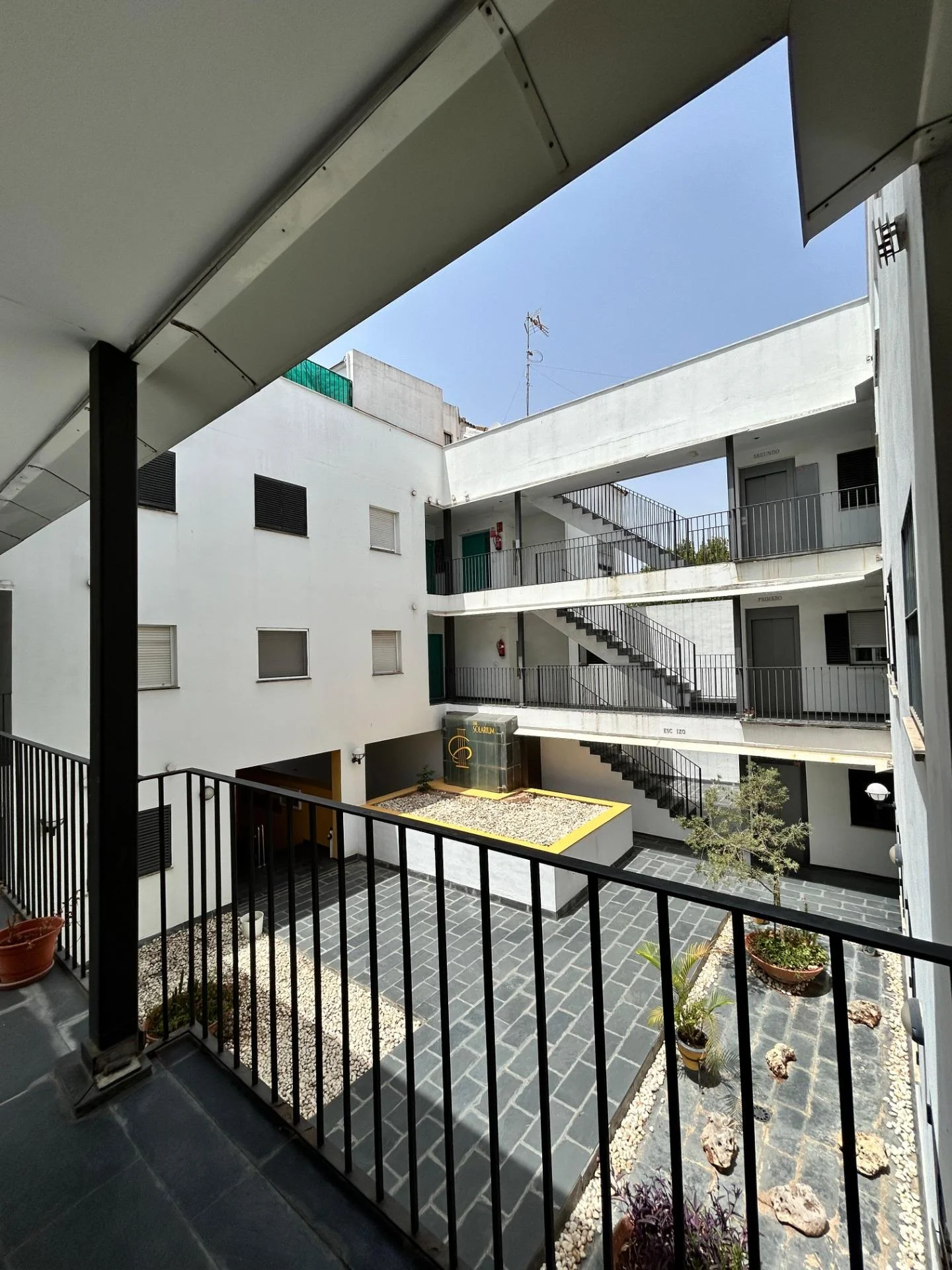 Good-condition house with 821 m² plot