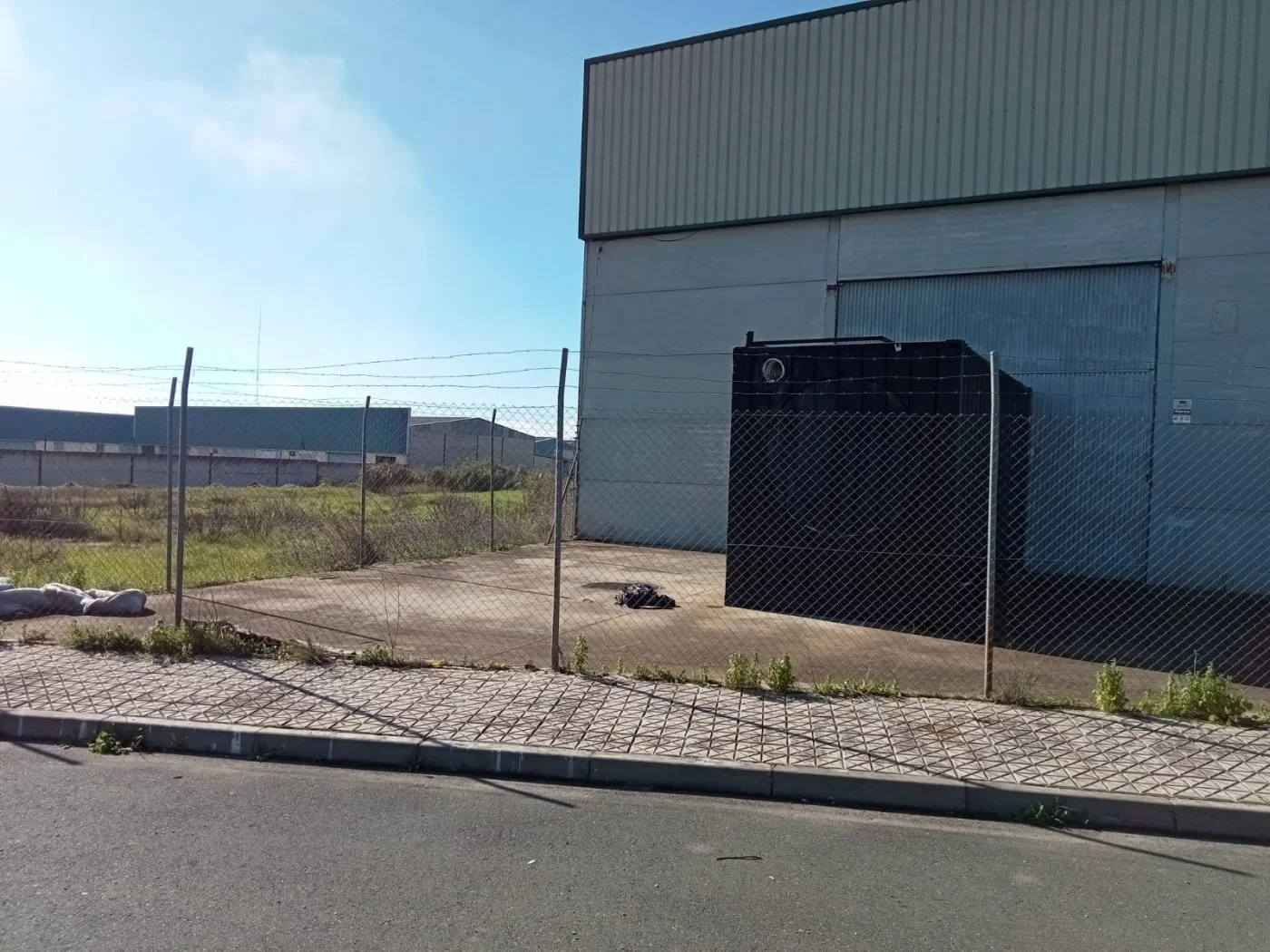 Nave industrial en Guillena, 598 m²