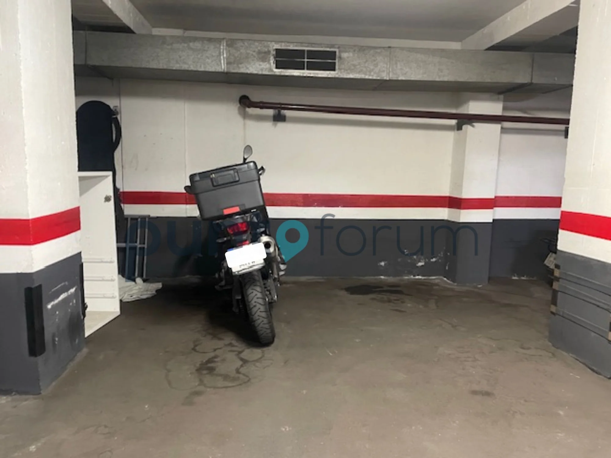 Small motorcycle space in San Martín