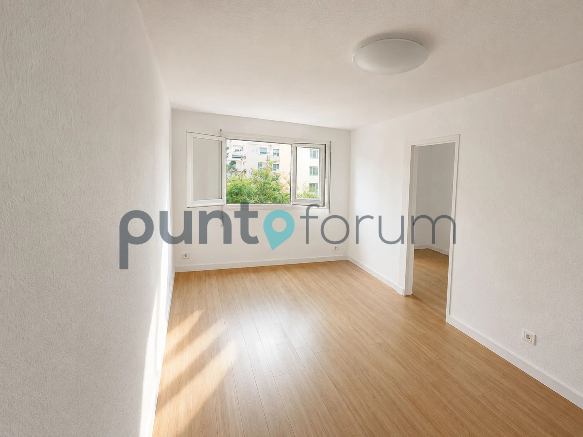 Bright exterior flat with three bedrooms