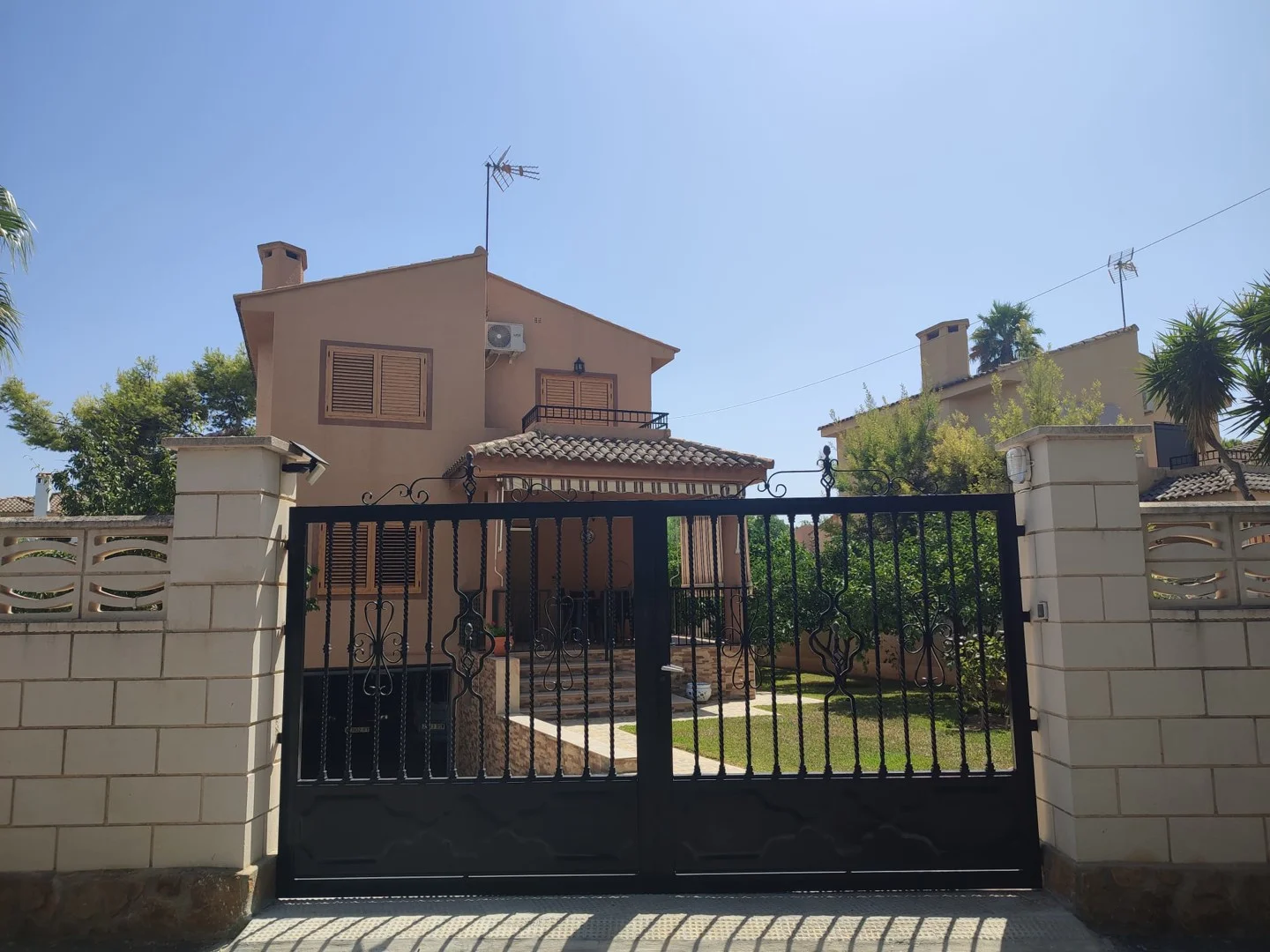 Independent chalet with pool, Montepilar