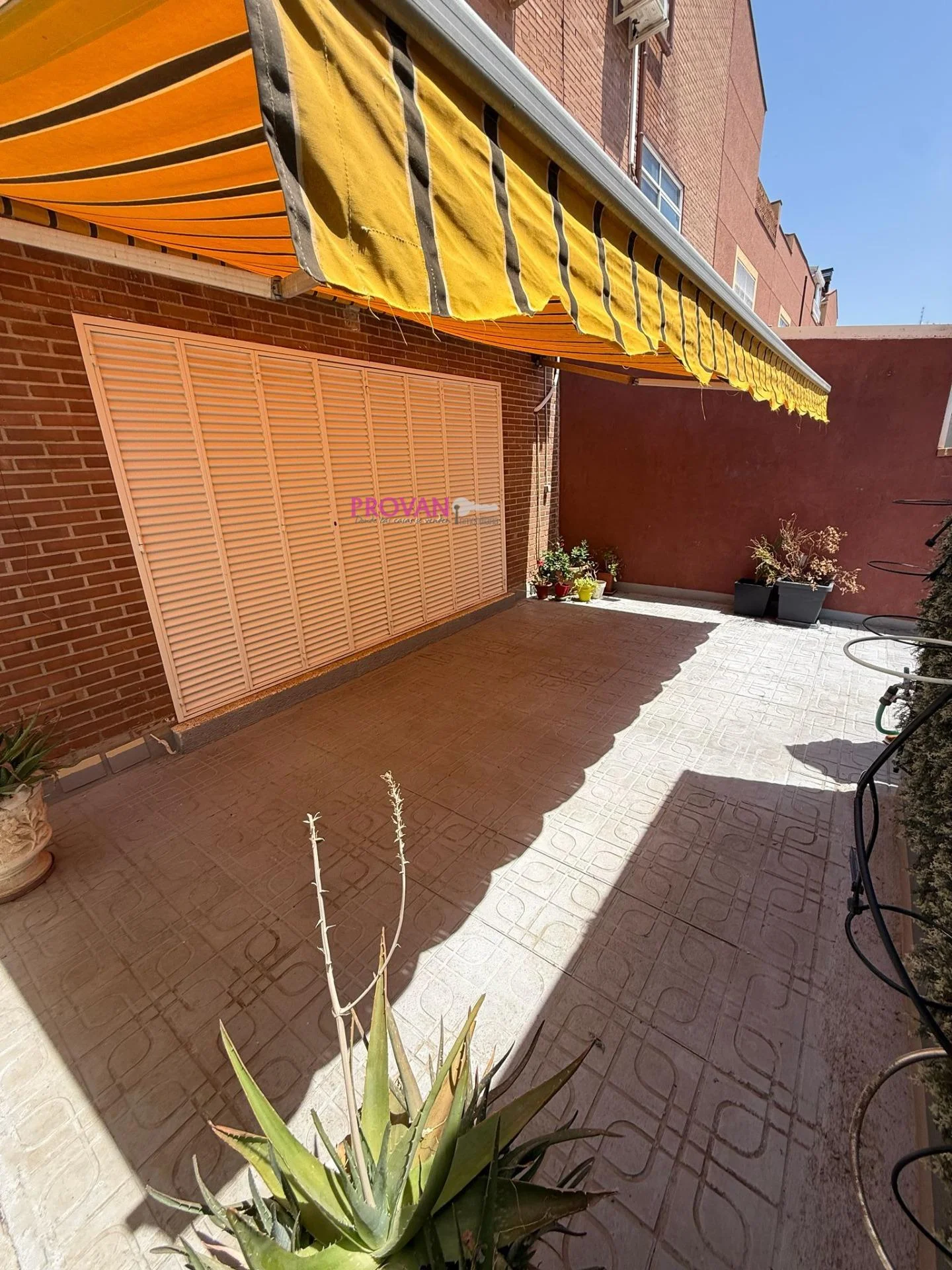 Five-bedroom townhouse with communal pool