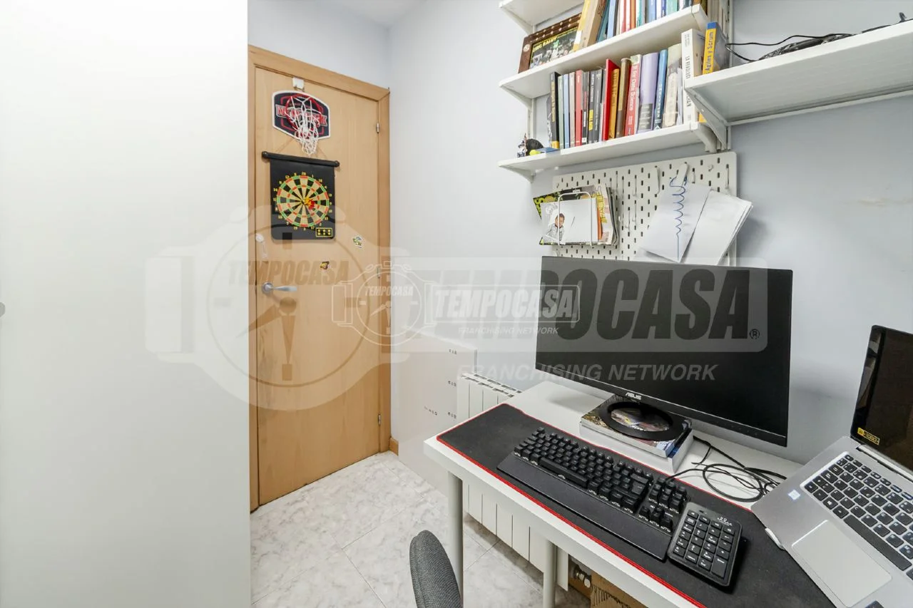 Barcelona flat near parks, flexible layout