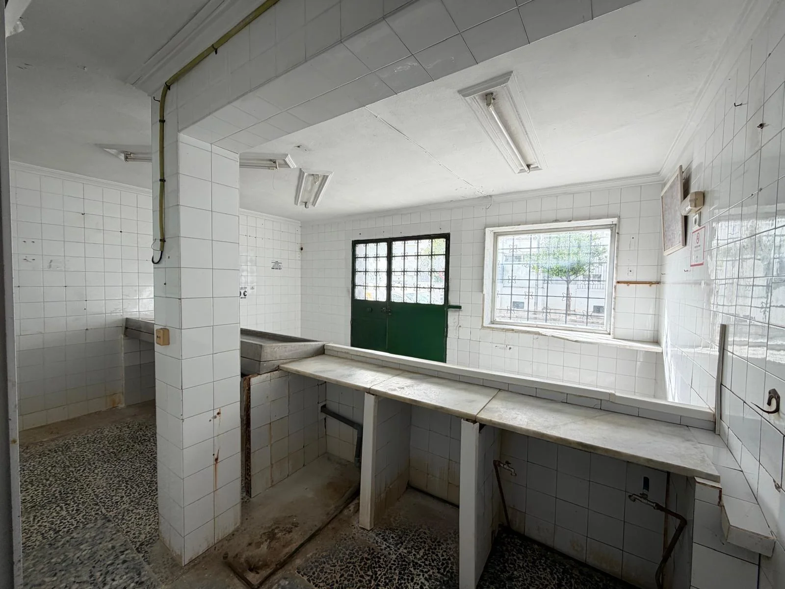 Refurbishment commercial unit in Icovesa