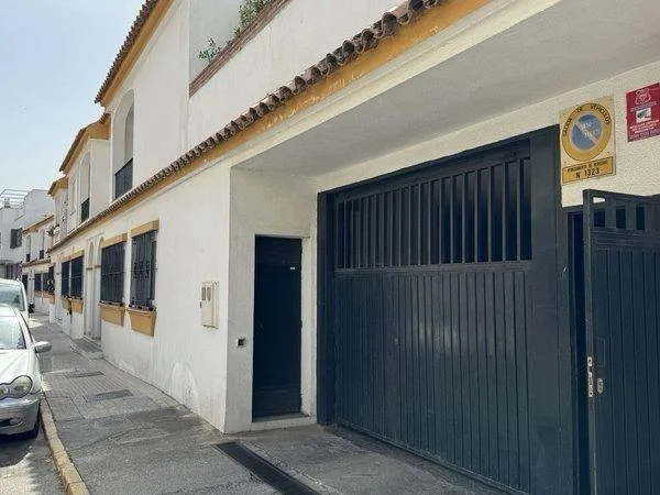 Garaje en Algeciras de 15 m² construidos