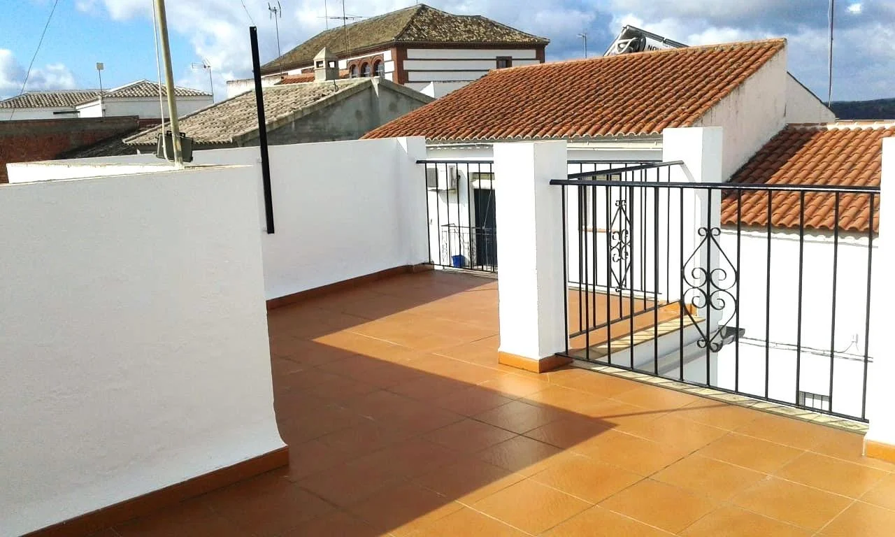Casa en el centro de El Pedroso, 96 m²
