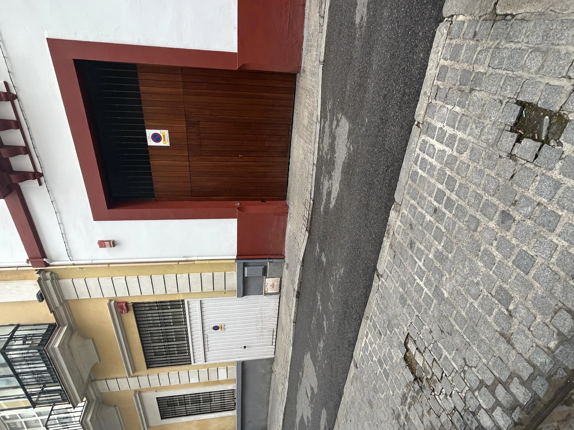 Plaza de garaje interior en Sevilla