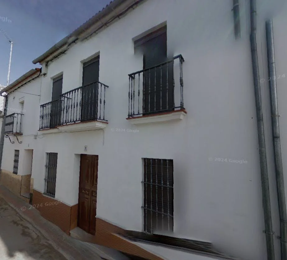 Casa adosada de cinco dormitorios en Las Navas