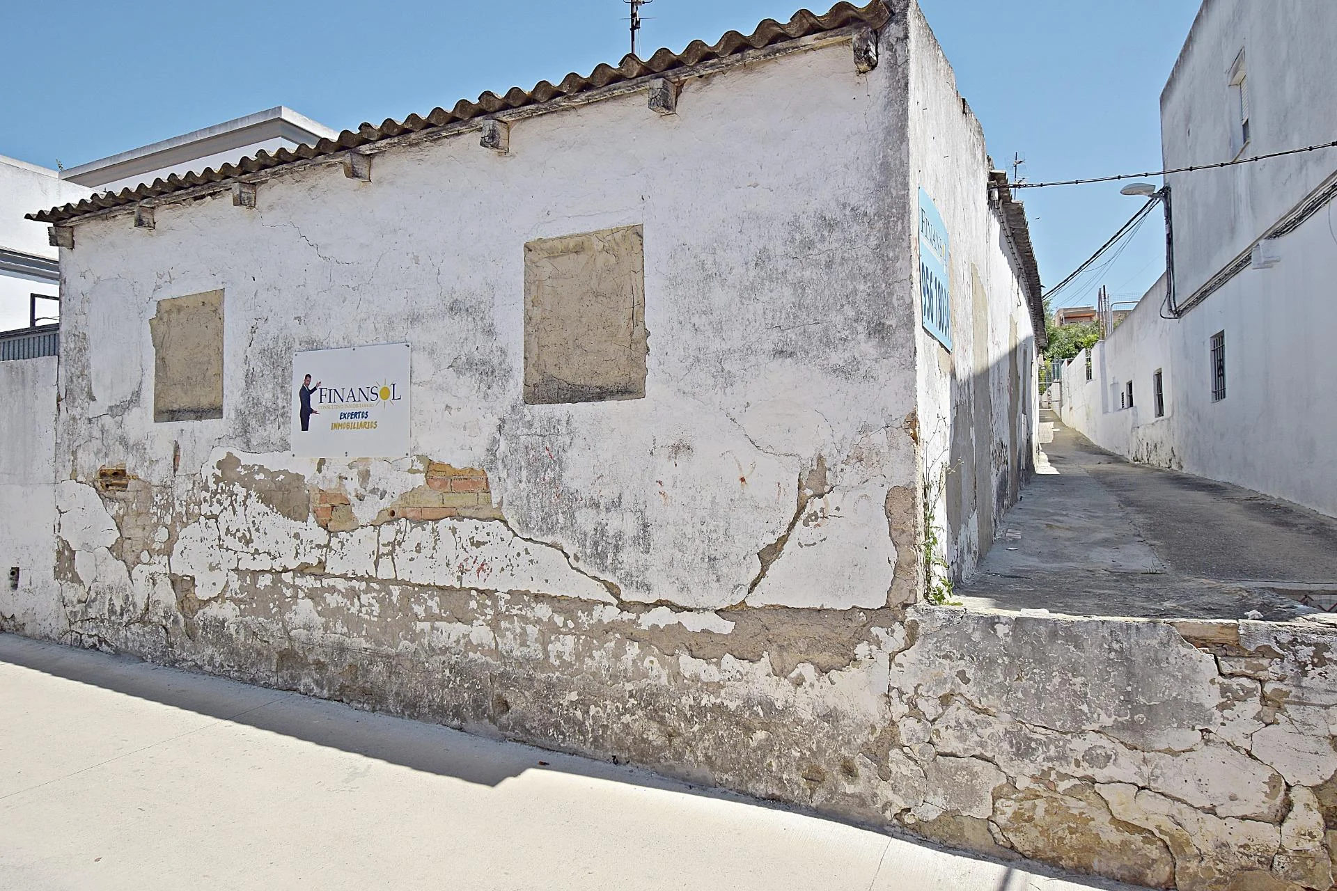 Parcela urbana con 99 m² construidos