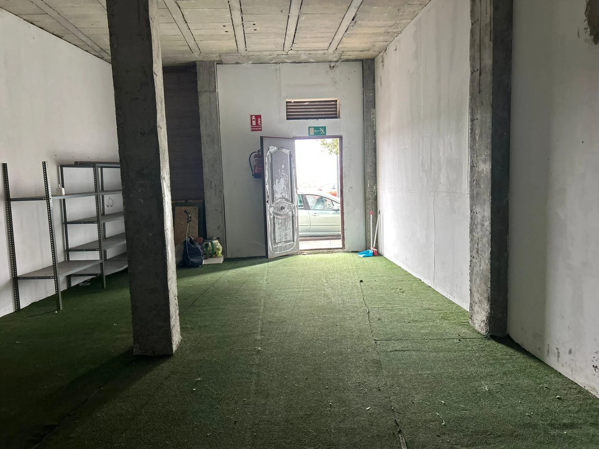 Good-condition warehouse in San Fernando