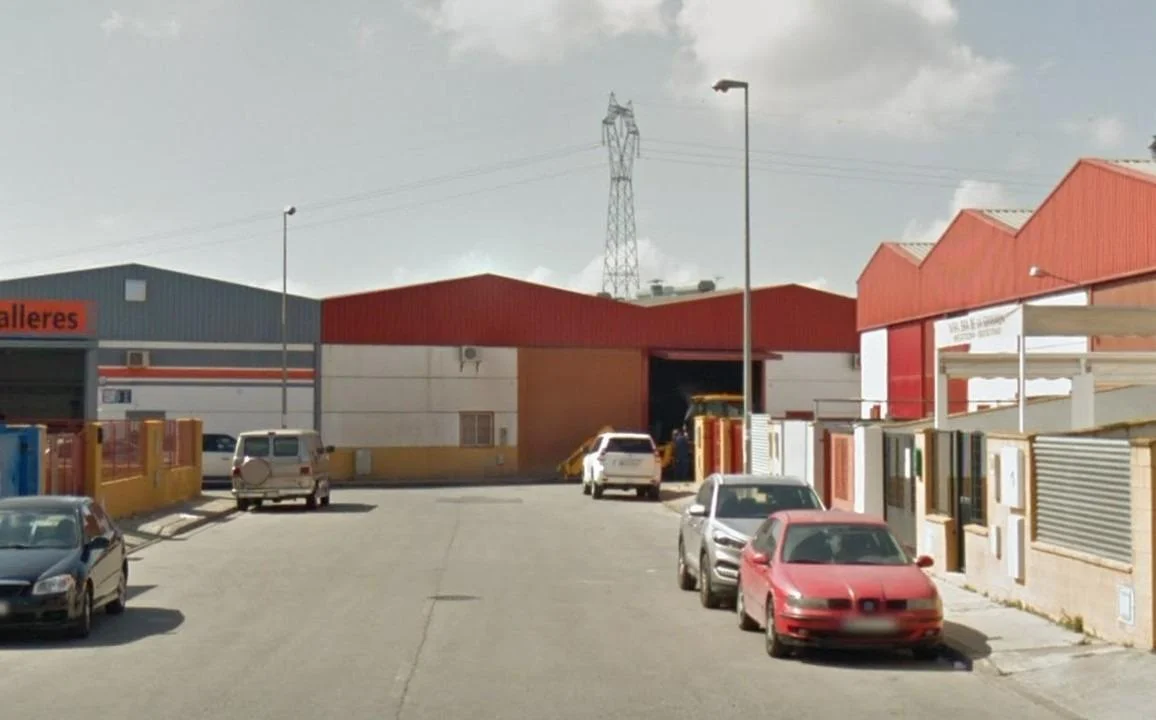 Nave industrial alquilada de 300 m²