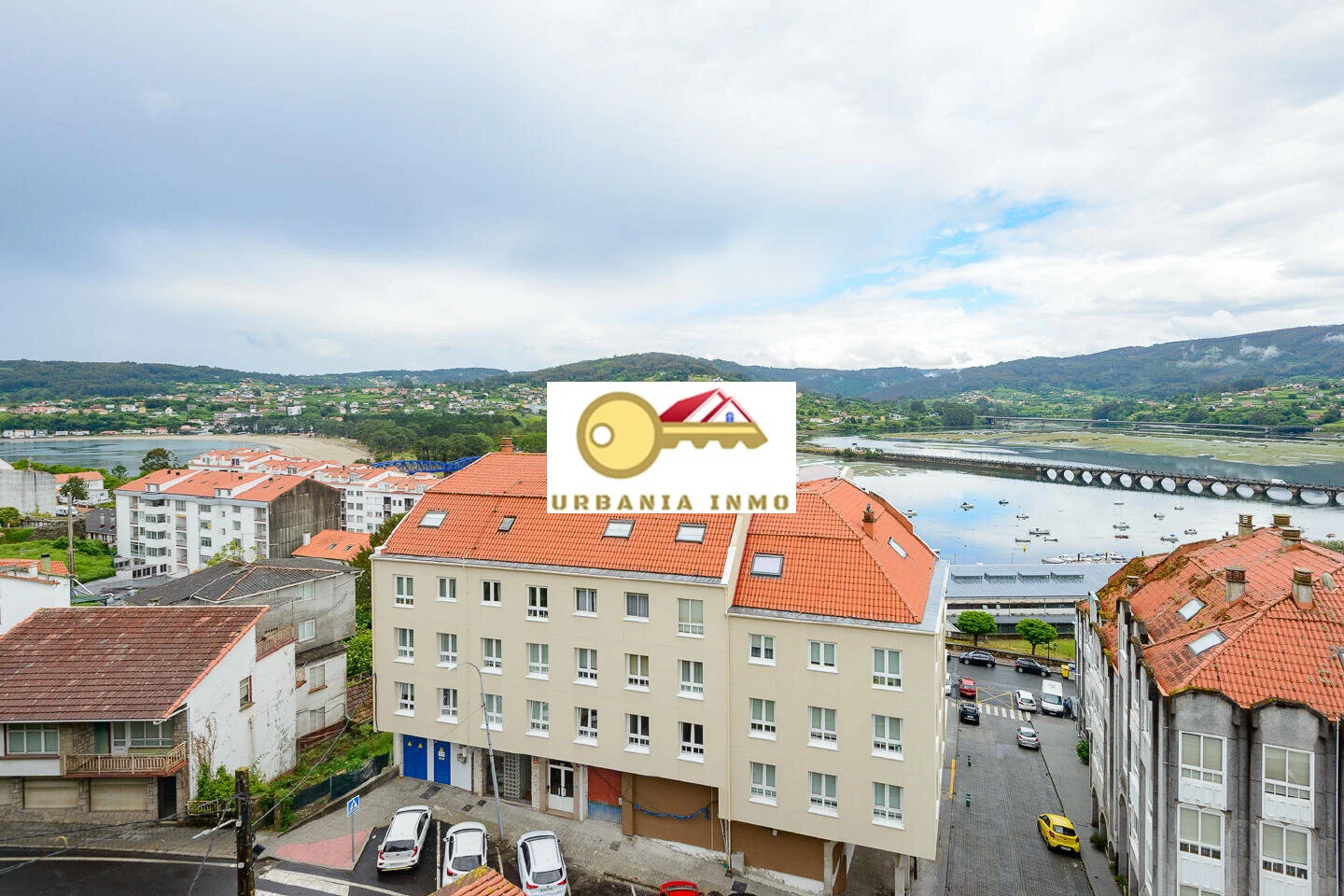 Piso reformado en Pontedeume, 110 m², sur