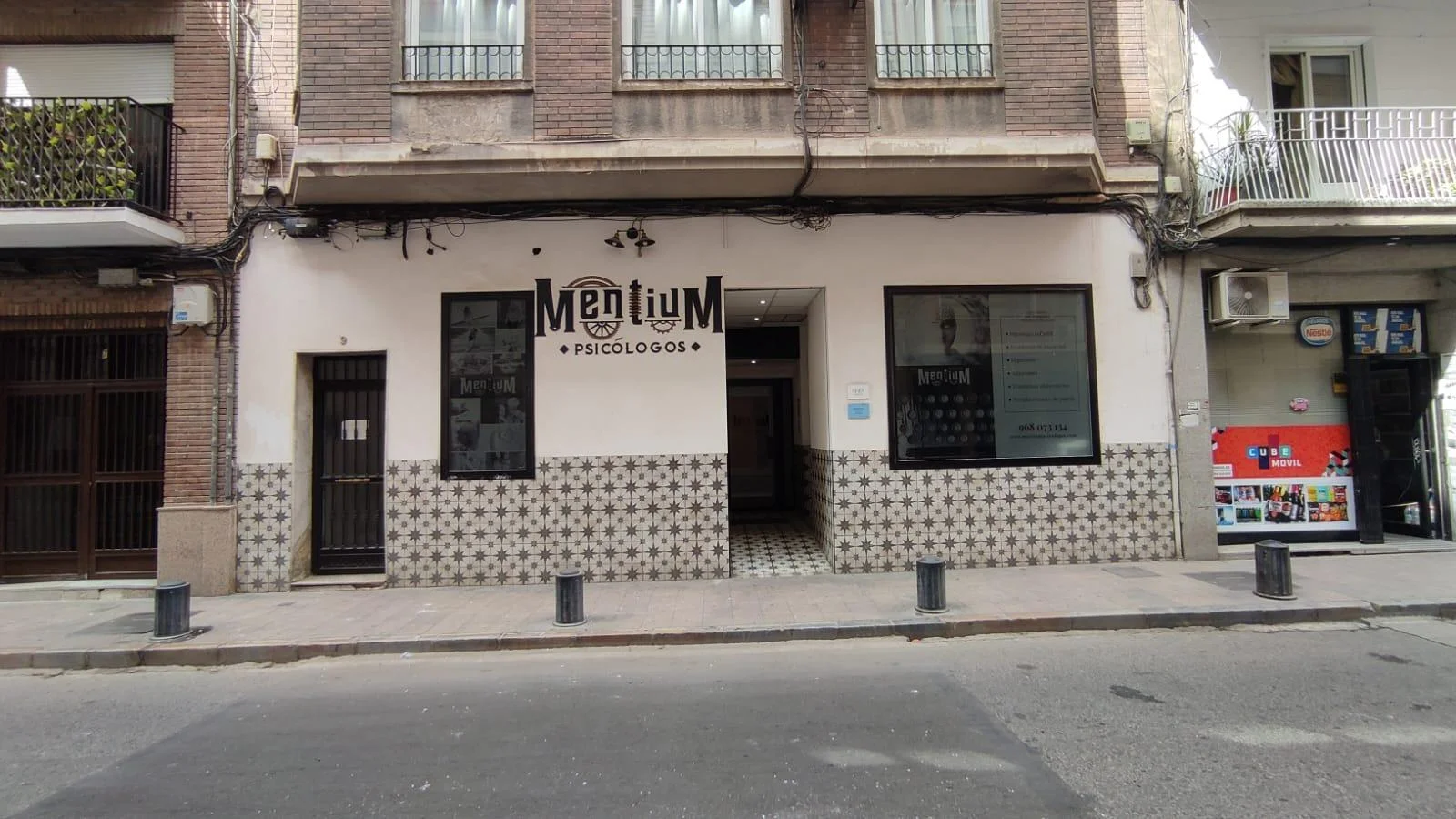 Local comercial en buen estado junto al Malecón