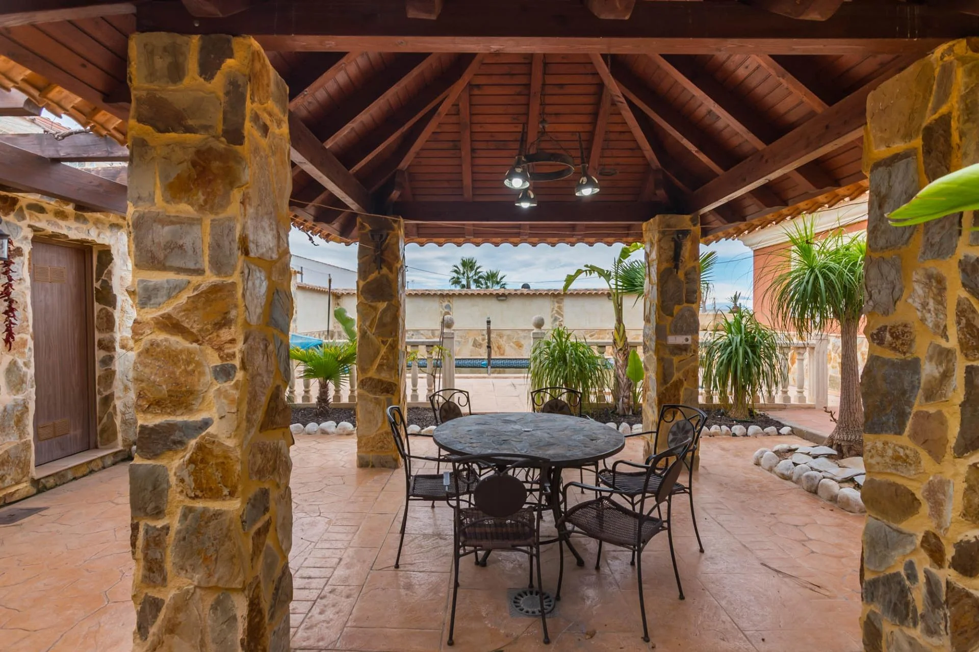 Casa en La Alcayna, 5 dormitorios y piscina