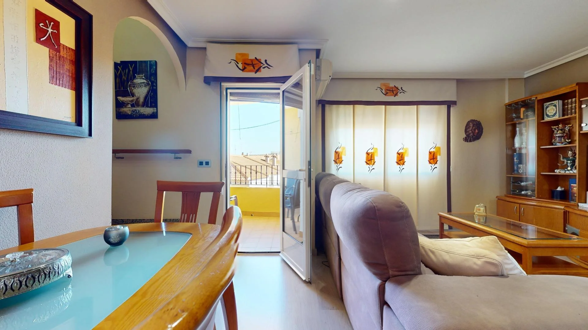 Good-condition townhouse near the coast