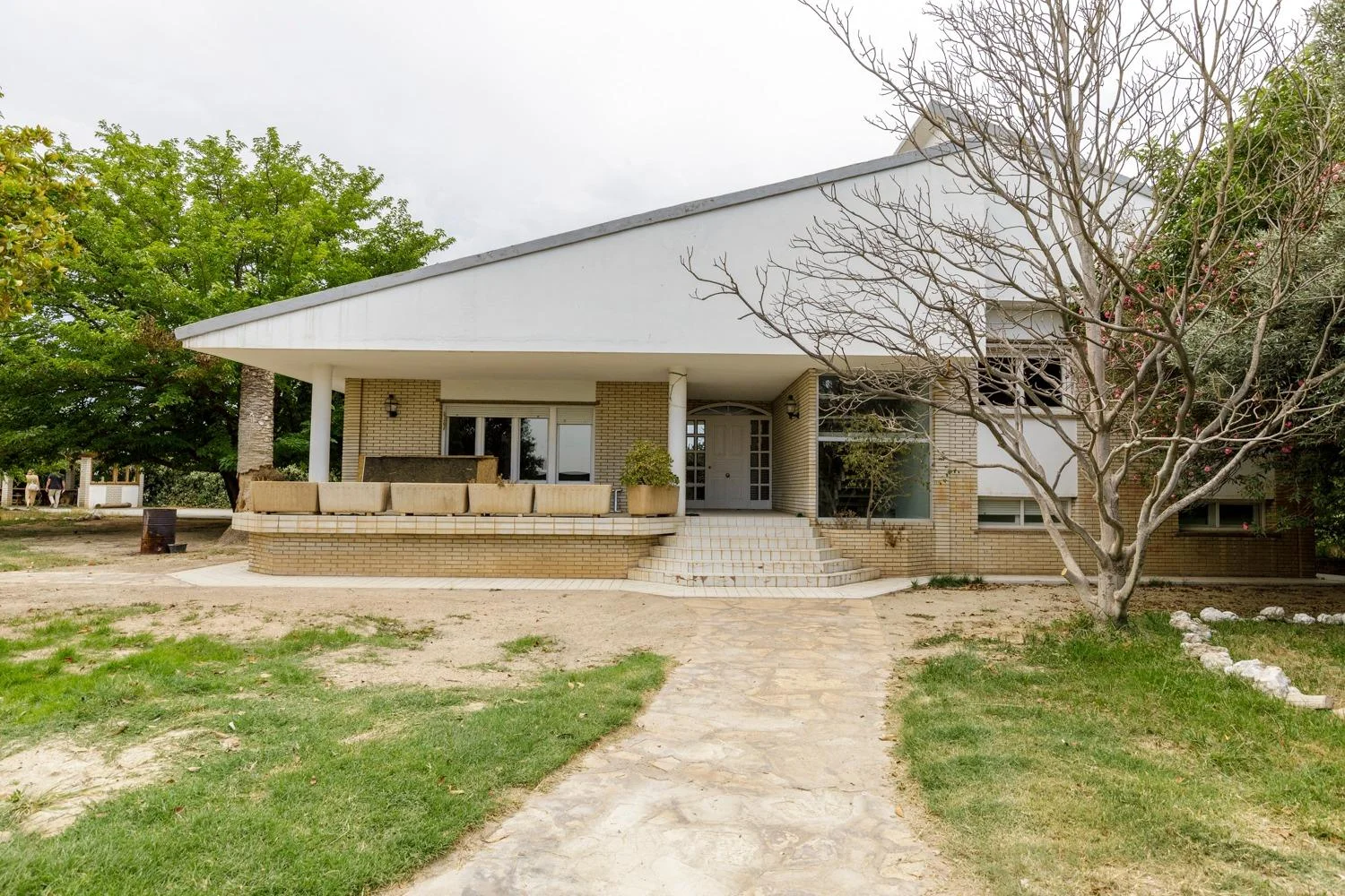 Gran chalet de 5 dormitorios en Miralbueno