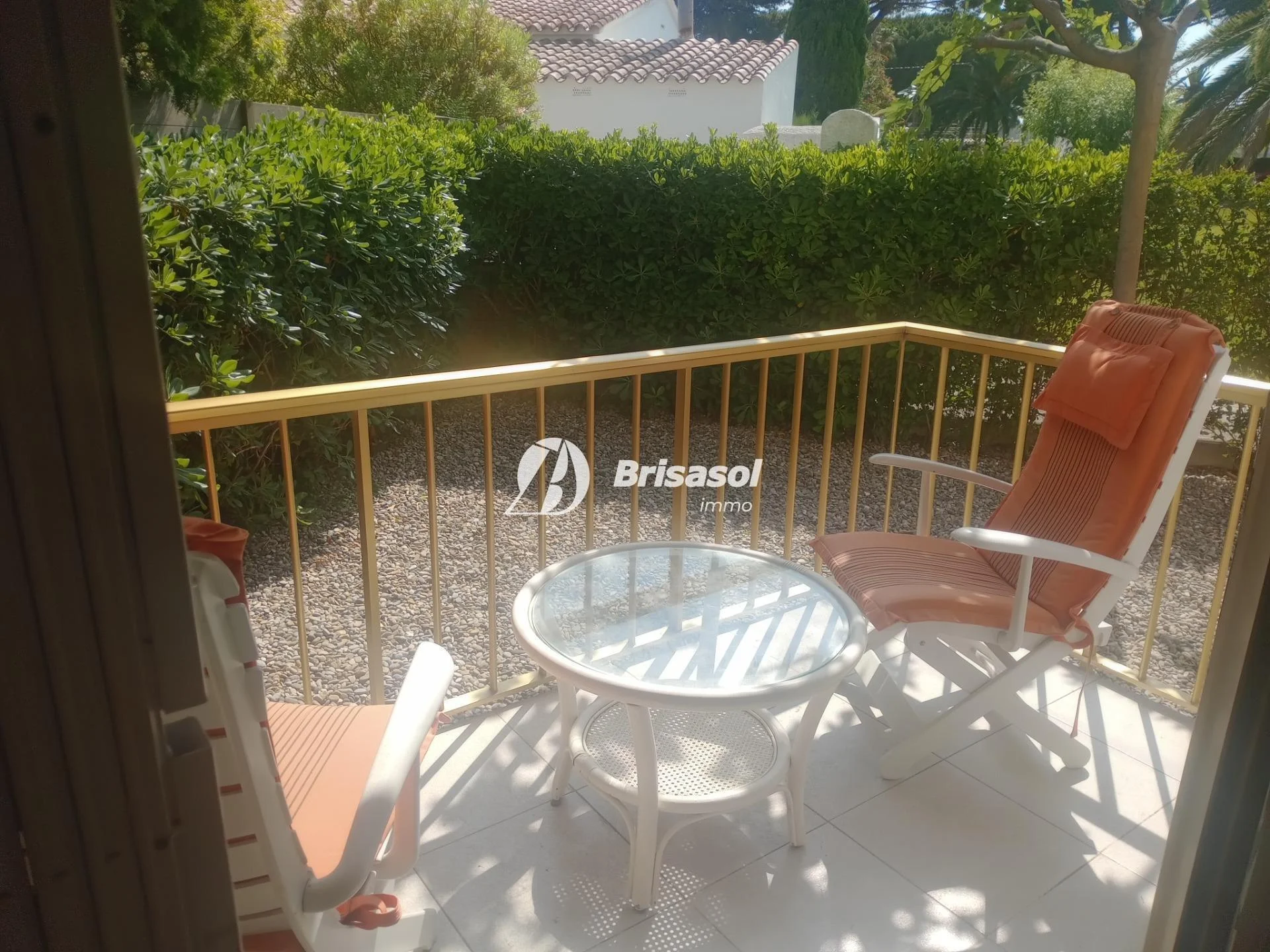 Estudio en planta baja junto a la playa en Vilafortuny